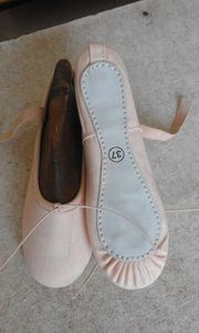 Chaussons de ballet souples pour filles GAF avec empeigne en coton et toile, semelle extérieure en cuir véritable, talon plat - Product Image 3