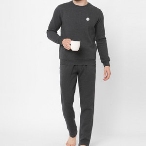 Ensemble de survêtement léger pour homme, idéal pour les activités de plein air et le quotidien, offrant un confort décontracté et un style élégant - Product Image 4