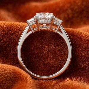 Bague à trois pierres en moissanite pour femme, couleur or rose, bijoux de fiançailles et d'anniversaire, élégante pour un usage quotidien, style luxueux - Product Image 3