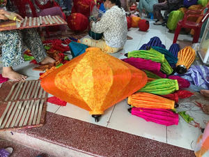 Lanterne en soie de bambou vietnamienne faite à la main, décoration colorée, parfaite pour les mariages, les festivals et les restaurants - Product Image 5