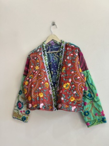 Chaqueta Tradicional Bordada Phulkari Vintage, Chaqueta de Algodón Hecha a Mano para Mujer con Mangas Largas - Product Image 2