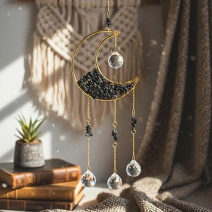 Décoration suspendue en cristal de lune, attrape-soleil parfait pour la réflexion de la lumière arc-en-ciel et l'aménagement intérieur paisible, fabriqué à la main en Inde - Product Image 6