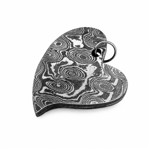 Collar con Colgante de Corazón de Acero de Damasco Hecho a Mano con Patrón Grabado, Cordón de Cuero Marrón, Moderno y Personalizable, Regalo para el Día de San Valentín - Product Image 3