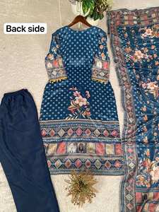 Conjunto de traje étnico para mujer, completamente cosido, con top Chinon estampado de diseñador para fiesta, pantalón con borde de encaje y detalles de espejo, y dupatta. - Product Image 2