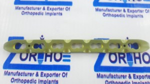 Placa de Bloqueo Estrecha de Titanio Grado 5 de 4.5/5 mm, 6-14 Orificios, 5 mm para Tornillo (115 Piezas), Placa de Implante Ortopédico Manual ORTO ZE - Product Image 2