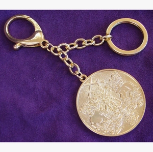 Porte-clés médaillon double anneau vintage de luxe fait main en laiton antique léger, gravé sur mesure, cadeau souvenir, breloque de sac, vente en gros - Product Image 2