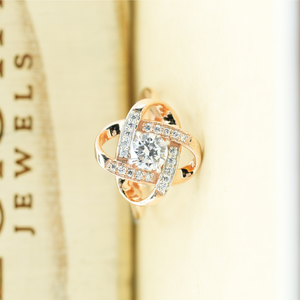 แหวนเพชรทรงกากบาทดีไซน์พิเศษ 1.00 กะรัต เพชรเพาะเลี้ยงในห้องปฏิบัติการ เหมาะสำหรับงานหมั้น งานแต่งงาน งานเลี้ยงฉลองครบรอบ แหวนดีไซน์หรูหรา - Product Image 4