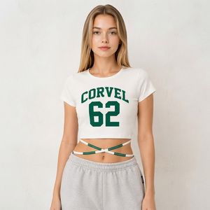 Camiseta Corta de Jersey con Gráfico Personalizado y Lazo en la Cintura para Mujer, Ajuste Delgado, Estilo Atlético Básico, Calidad de Boutique, Ropa Urbana - Product Image 5
