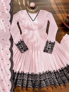 Conjunto de Traje Sharara de Georgette Sintética de Diseño Premium, Sin Arrugas, Elástico, de Secado Rápido, para Bodas y Diwali, para Mujer, para Todas las Temporadas - Product Image 4