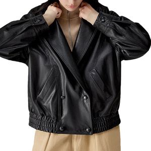 Blazer en similicuir noir pour femme, col rabattu, double boutonnage, épaules tombantes, manches longues - Product Image 6