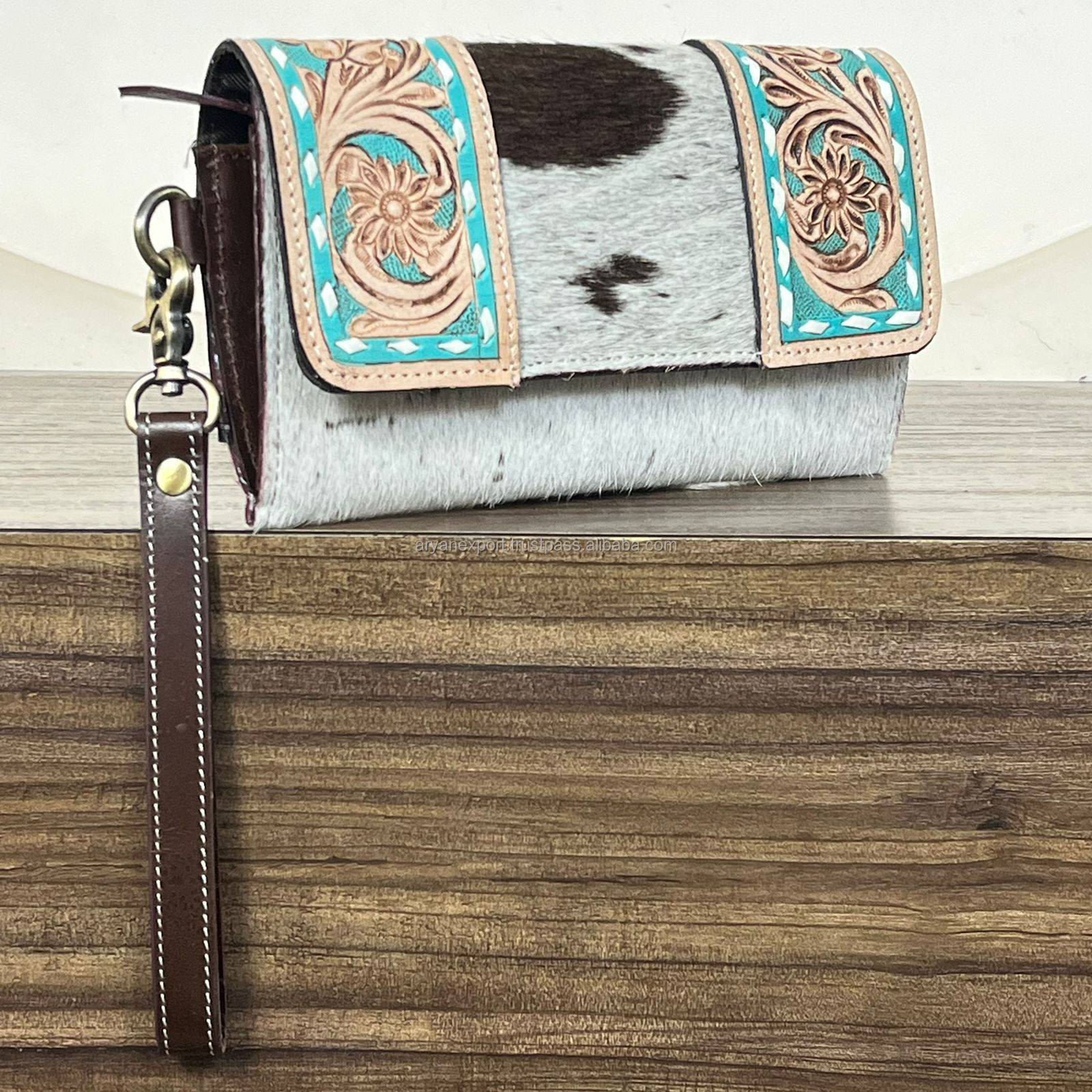 สีน้ำตาล