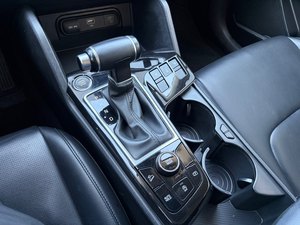 SUV Sportage d'occasion blanc propre 2022, automatique, taille moyenne, 5 portes, véhicule utilitaire sport avec moteur turbo essence économique - Product Image 5