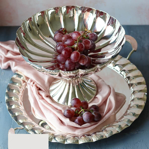 Bol sur pied cannelé en argent de luxe, élégante coupelle à fruits en métal festonné, pièce maîtresse pour la décoration intérieure de luxe, les hôtels et les cadeaux - Product Image 5