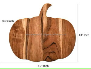 Planche à découper en bois d'acacia fait à la main en forme de citrouille planche à découper d'ustensiles de cuisine en bois personnalisée à bas prix - Product Image 6