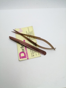 Professional Rose Gold Facial Hair Tweezers For Eyebrows Private Labeling Brow Trimming Spring Scissor Slanted Eyebrow Tweezer - Product Image 1