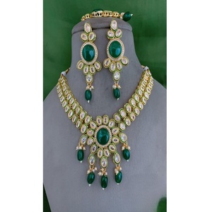 ชุดสร้อยคอพร้อมต่างหูประดับมอสซาไนต์ชุบทองคุณภาพพรีเมียม ดีไซน์คลาสสิก เหมาะสำหรับงานหมั้น งานแต่งงาน หรือเป็นของขวัญสำหรับผู้หญิง - Product Image 1