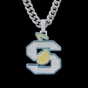 Colgante de Moissanita Personalizado con Letra, Charm con Logo Iced Out, Joyería Redonda de Corte Brillante para Hombre - Product Image 1