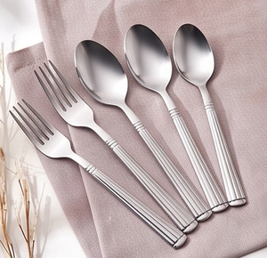 Juego de cuchara y tenedor de acero inoxidable de primera calidad, pulido espejo, mango largo, diseño minimalista, vajilla para ocasiones de boda - Product Image 4