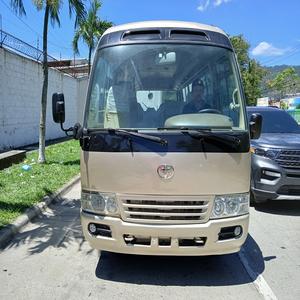 Autobús Toyota Coaster Usado en Venta, Limpio, Tracción en las Cuatro Ruedas, con Control de Crucero Adaptativo, Asientos de Cuero, Neumáticos R15, Interior Oscuro, a Precios Económicos - Product Image 6