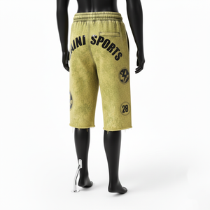 Pantalones Cortos Deportivos de Felpa de Algodón Premium de 320 GSM, Lavado Ácido, Color Verde Oliva, con Parche de Chenilla y Logotipo Personalizado - Product Image 5