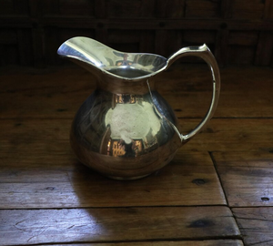 Jarra de Agua de Acero Inoxidable con Logotipo Personalizado, Acabado Brillante para el Hogar, Cocina o Mesa - Product Image 6