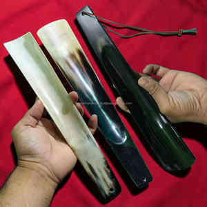 Chausse-pied artisanal en corne de bœuf et de taureau, 31 cm, design plat, avec boucle en cuir marron, au meilleur prix - Product Image 6