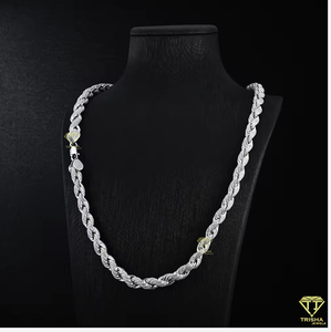 Cadena Cubana de Plata de Ley 925 con Incrustaciones de Diamantes Moissanite de 9.7mm, Diseño Personalizado, en Venta a los Mejores Precios - Product Image 3