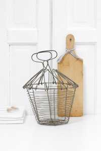 Industrial Style Wire <b>Egg</b> <b>Basket</b>, Iron Kitchen <b>Egg</b> Keeper with Carry Handle - Product Image 5