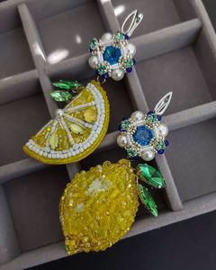 Magnifiques boucles d'oreilles brodées à la main multicolores pour femmes, accessoires de mode tendance, bijoux de boutique - Product Image 5