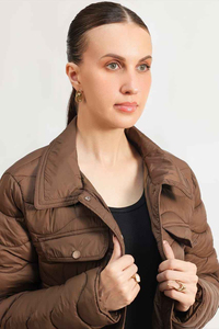 Veste d'hiver matelassée tendance pour femmes, design personnalisé avec logo, doublure en cuir de mouton, doublure en nylon, tissu en toile pour l'extérieur - Product Image 4