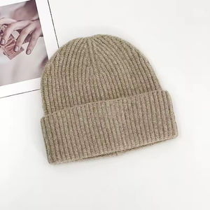 Venta al por mayor de fábrica: Gorros de punto sin costuras para hombre y mujer, ideales para el invierno, cálidos y resistentes al frío. - Product Image 6