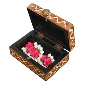 กล่องใส่เครื่องประดับไม้ฝังลายดอกไม้แบบปรับแต่งได้ งานฝีมือเรซิ่นสำหรับงานแต่งงาน ใช้เก็บของและจัดระเบียบ ขนาดและสีสามารถปรับแต่งได้ - Product Image 1
