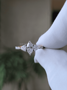 Bague à trois pierres en diamant de laboratoire Marquise 0,95 ct, or, trilogie, bijoux fins pour femmes - Product Image 2