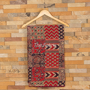 Tissu en coton patchwork imprimé bloc à main Textile multicolore pour nappes, coureurs et housses de coussin - Product Image 1