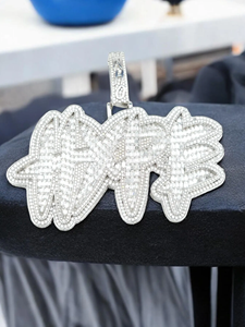 Colgante NHO Personalizado con Moissanita Baguette, Joyería Hip Hop, Acabado Plateado, Pieza de Lujo para un Estilo Exclusivo - Product Image 3