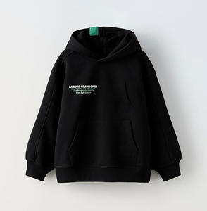 เสื้อฮู้ดดี้ทรงโอเวอร์ไซส์ทันสมัย ผลิตจากผ้าระบายอากาศได้ดี ทรงเข้ารูป พร้อมฮู้ดปรับได้ เพิ่มความเท่สไตล์สตรีทแวร์ - Product Image 3