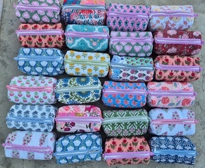 Hot Selling Vintage Large Cosmetic Bags Cotton Quilted Wash Bag Block Printed Handmade Toiletry Bag for Women - Product Image 5