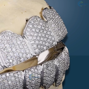 Grillz de Dientes Personalizados con 8 Diamantes Cultivados en Laboratorio (Parte Superior e Inferior), Oro Blanco de 14K, Estilo Hip Hop Iced Out, Joyería para Raperos - Product Image 4