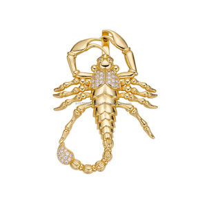 Pendentif Scorpion Hip Hop Exclusif avec Sertissage de Diamants de Laboratoire Entièrement Incrustés et Finition Argentée - Product Image 6