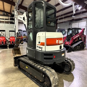 Mini-excavatrice professionnelle Bobcat E50 pour travaux de terrassement avec fonctionnement hydraulique efficace et structure durable - Product Image 4