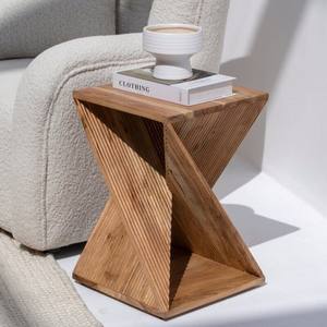 Table d'appoint en bois torsadé Vandana Sierra Falcon, design moderne sculpté en bois massif - Product Image 3