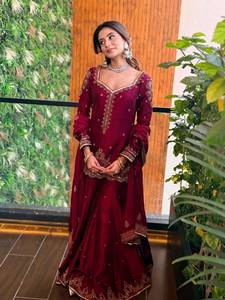Salwar Kameez en soie brodée et gaufrée bordeaux, manches longues, longueur standard, robe de mariage traditionnelle pour femmes, style Inde Pakistan - Product Image 3