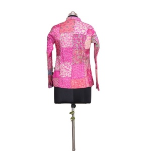 Chaqueta Bomber Reversible Corta de Algodón y Seda con Parches Rosas para Mujer, Estilo Étnico Boho, Cómoda, Estampada y Acolchada para Otoño - Product Image 5