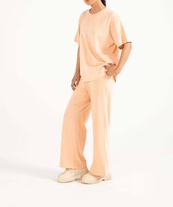 เสื้อยืดผู้หญิงไซส์ใหญ่ ผลิตจากประเทศปากีสถาน สวมใส่สบายและมีสไตล์ เสื้อยืดผู้หญิงทรงหลวม สีพีช เสื้อยืดผ้าฝ้ายเนื้อนุ่มสีพีช - Product Image 4