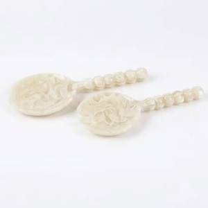 Ensemble de 2 cuillères à salade légères en résine bleue tourbillonnante avec manches perlées blanches, compatibles lave-vaisselle - Product Image 2