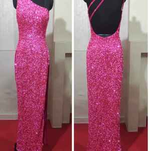 ชุดราตรีสีชมพูประดับเลื่อมสั่งตัดพิเศษ แขนกุด หรูหรา สำหรับงานเลี้ยง ขายส่งจำนวนมาก - Product Image 5