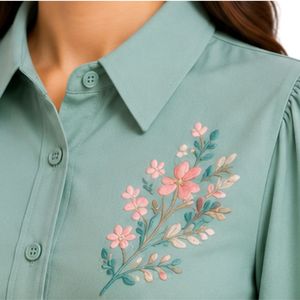 Ensemble chemisier et jupe longue brodés vert menthe et beige pour femme, manches longues, boutonnage, taille haute, tenue modeste deux pièces - Product Image 4