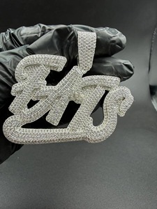 LUXESHINE JEWELLERY Colgante con Letras Fats, Moissanita, Aleación de Plata 925, Estilo Hip Hop, Incrustaciones de Cristal y Microincrustaciones de Diamantes de Imitación - Product Image 1
