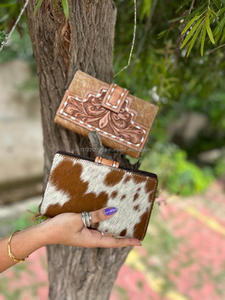 Gran venta de productos superiores, embrague de cuero de piel de vaca, billetera tallada a mano occidental, tarjetas de cuero con herramientas Vintage, billetera en efectivo - Product Image 5