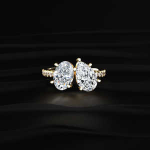 Anillo Toi Et Moi de Dos Piedras de Moissanita Premium de 4.90 Quilates, Corte Oval y Pera, Claridad VVS1, con Detalles Pavé, Banda de Oro Sólido, Joyería de Fábrica - Product Image 1